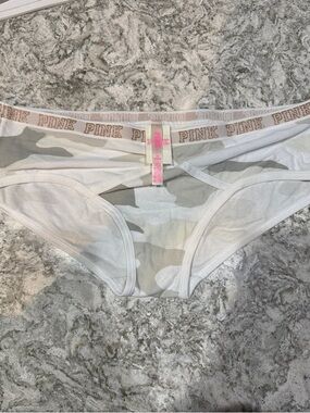 PINK Victoria's Secret White and Gray Camo Hipster Bikini Panty